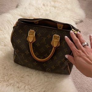 Louis Vuitton Speedy 25 Monogram Brown
